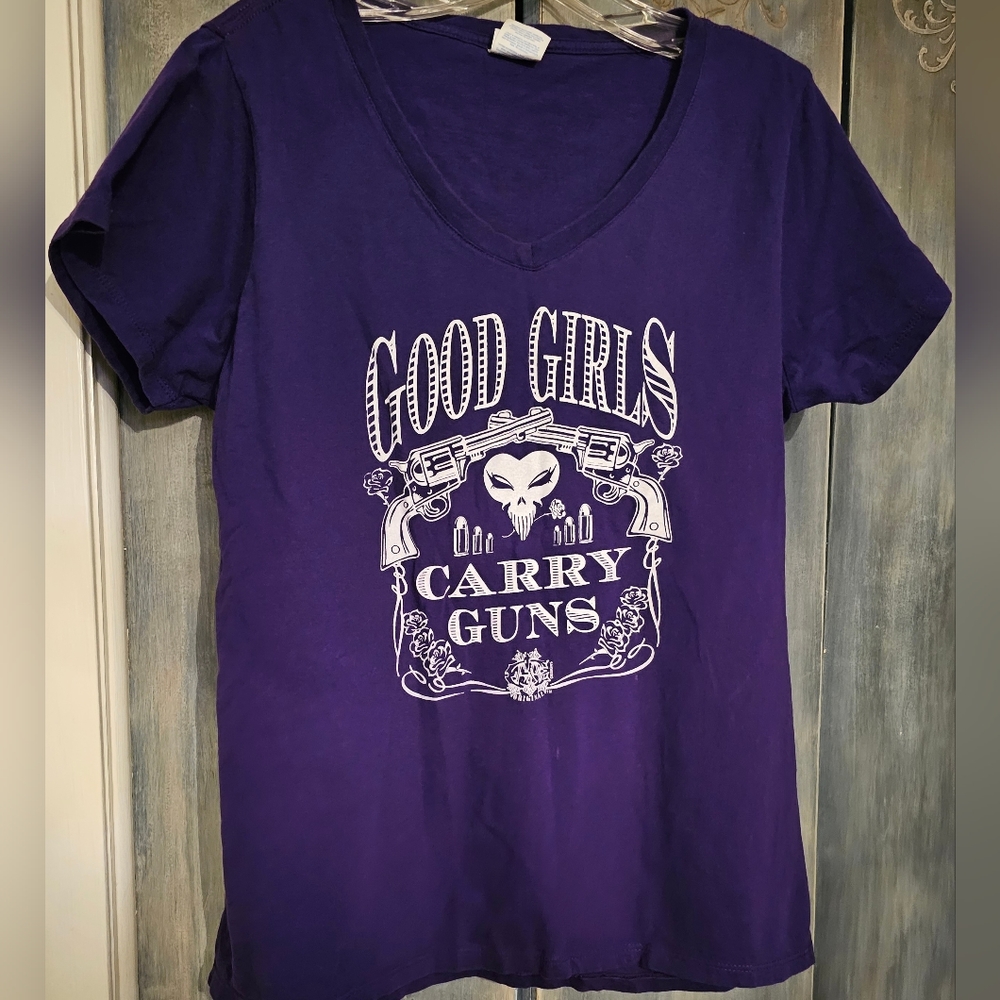 GOOD GIRLS CARRY GUNS Purple Women's T-Shirt (L).